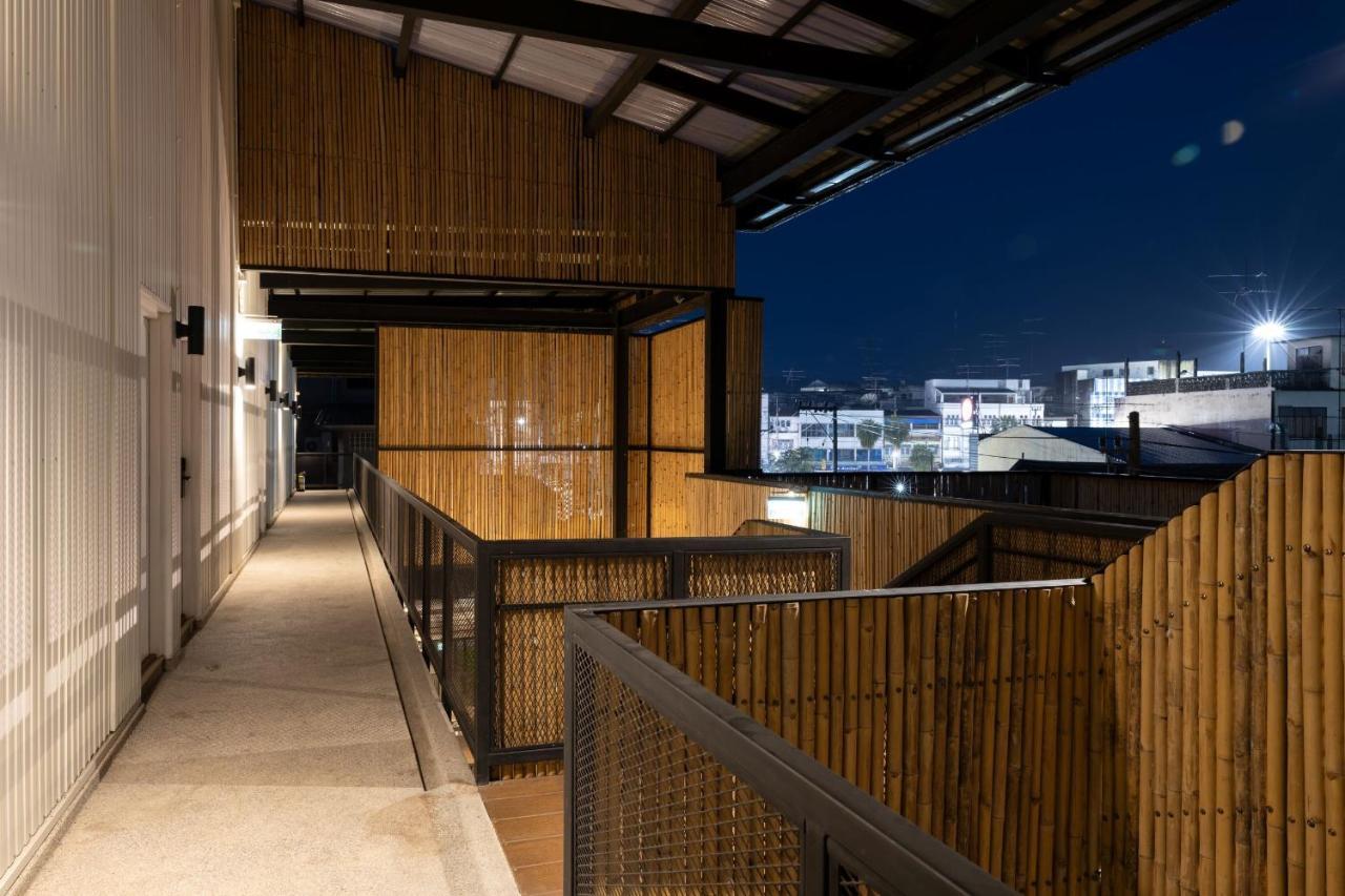 Pakchong Center Poshtel Hotel Exterior photo