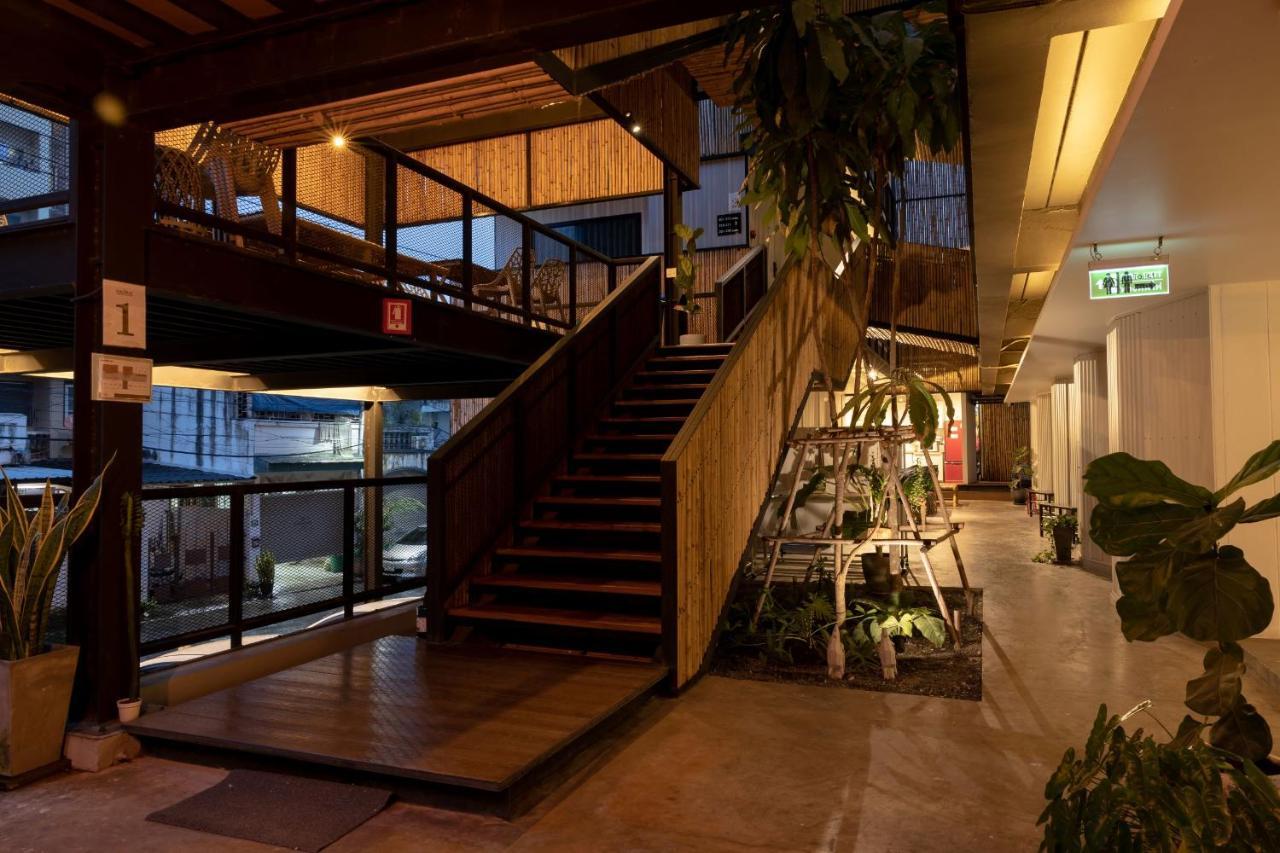 Pakchong Center Poshtel Hotel Exterior photo