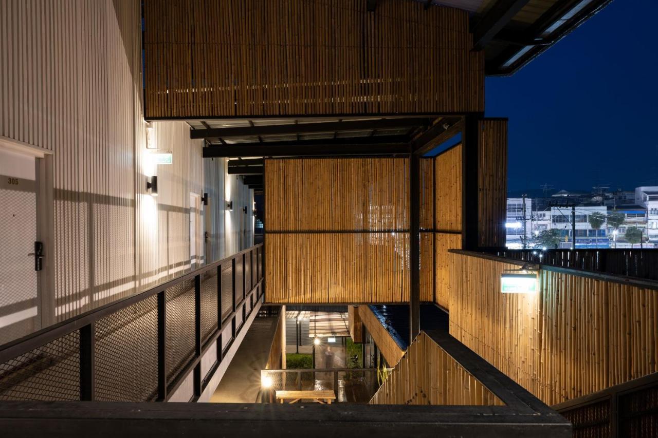 Pakchong Center Poshtel Hotel Exterior photo